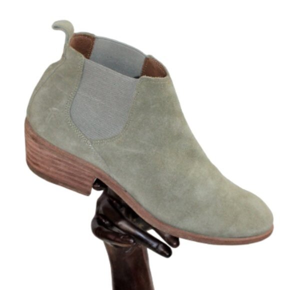Frye Carson Chelsea Light Gray Suede Pull On Ankle Boot, Size 7 - Picture 4 of 10